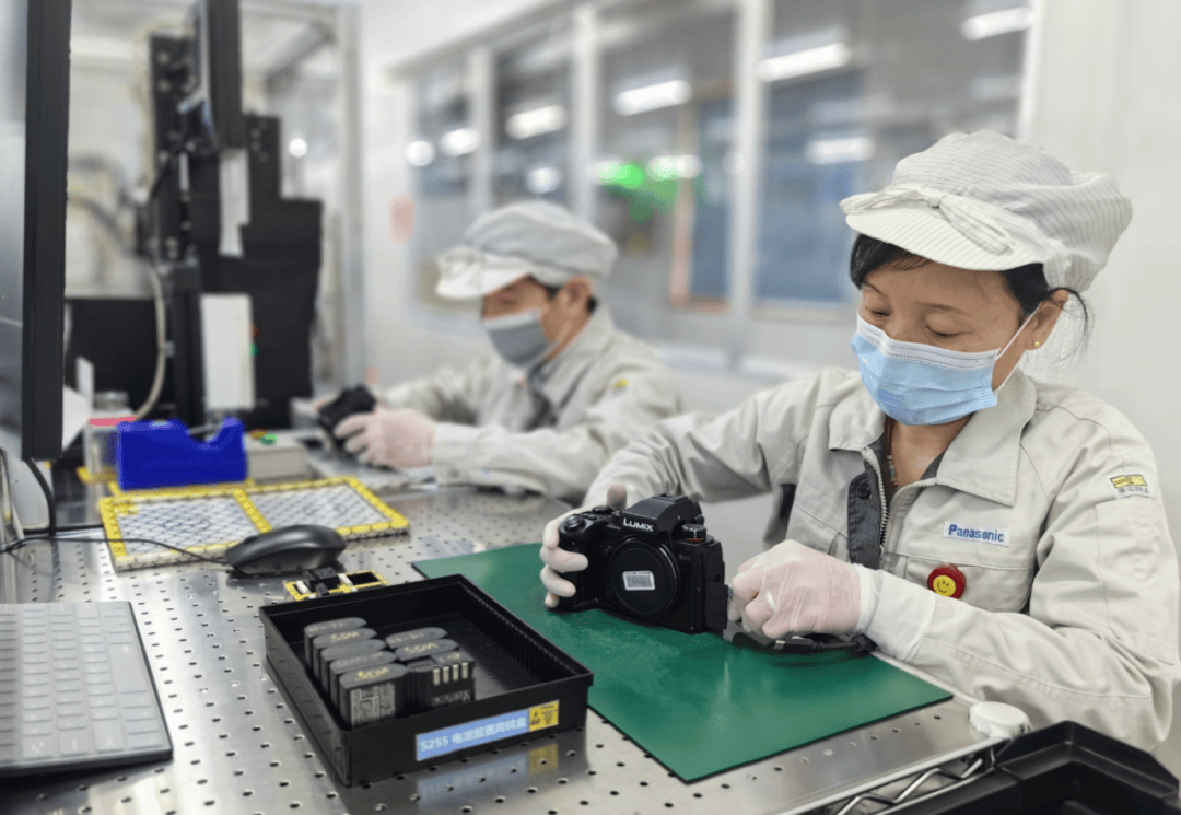 如今,厦门松下电子是松下电器在全球唯一生产数码相机的工厂,公司产品